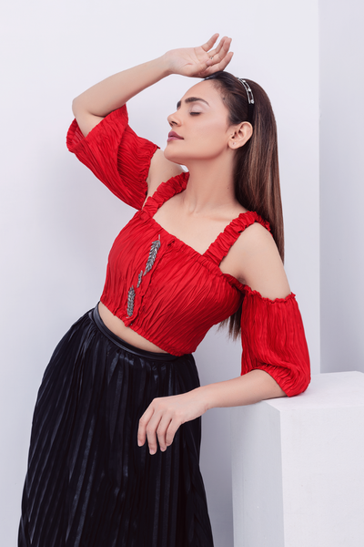 Blush me pleated crop top